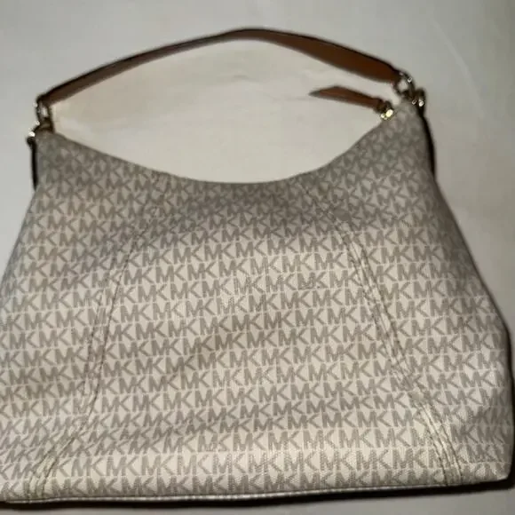 Michael Kors Sienna Large Logo Shoulder Bag in the color White/Acorn. - Picture 3 of 6